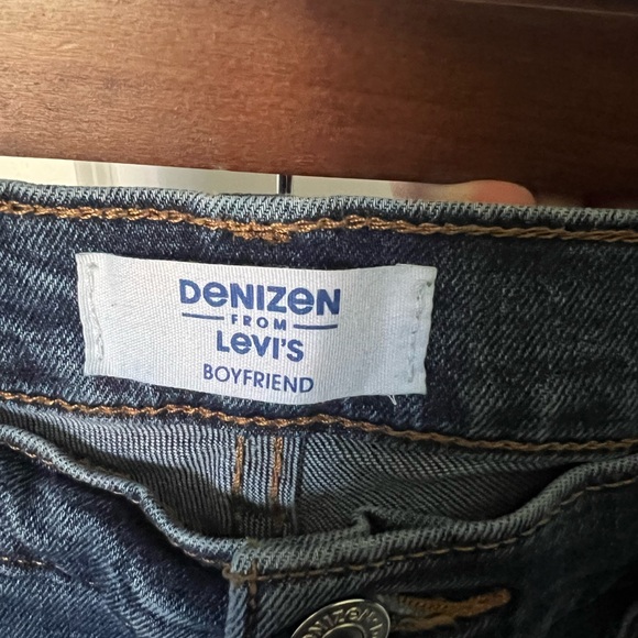Denizen from Levi Boyfriend Jean - Picture 2 of 5